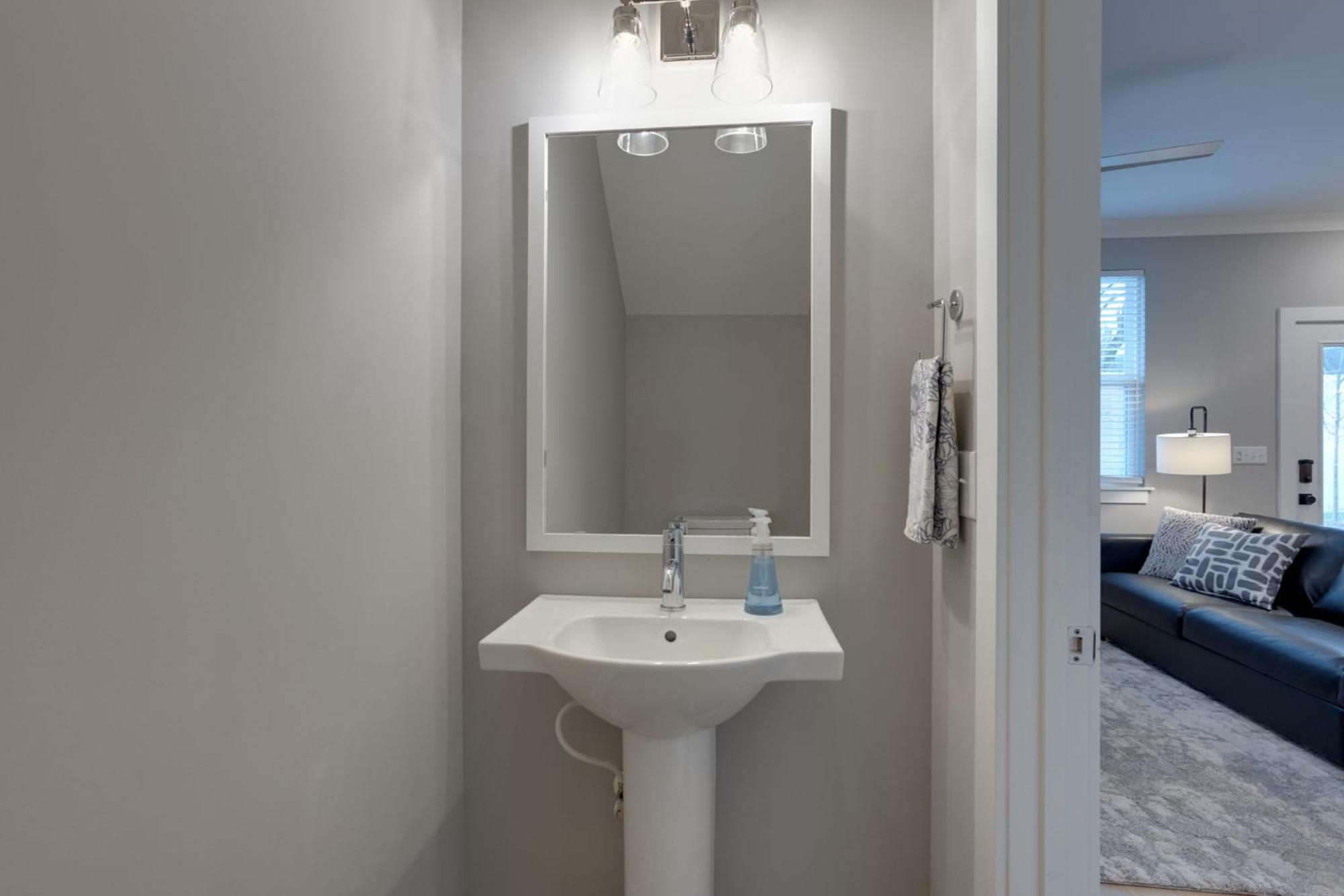 Modern Townhome, 10Min To Downtown! 8Min To Grand Ole Opry! Sleeps 8! Nashville Exteriér fotografie